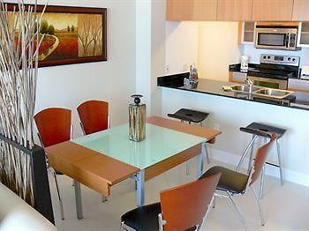 Opera Suites And Marina Doral Zewnętrze zdjęcie